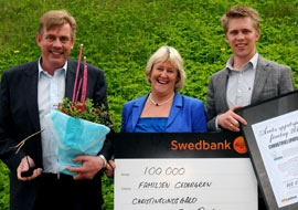 Björn, Agneta och Aron tar emot pris för årets spjutspetsföretag 2010